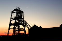 暮れるいま亡き炭鉱。