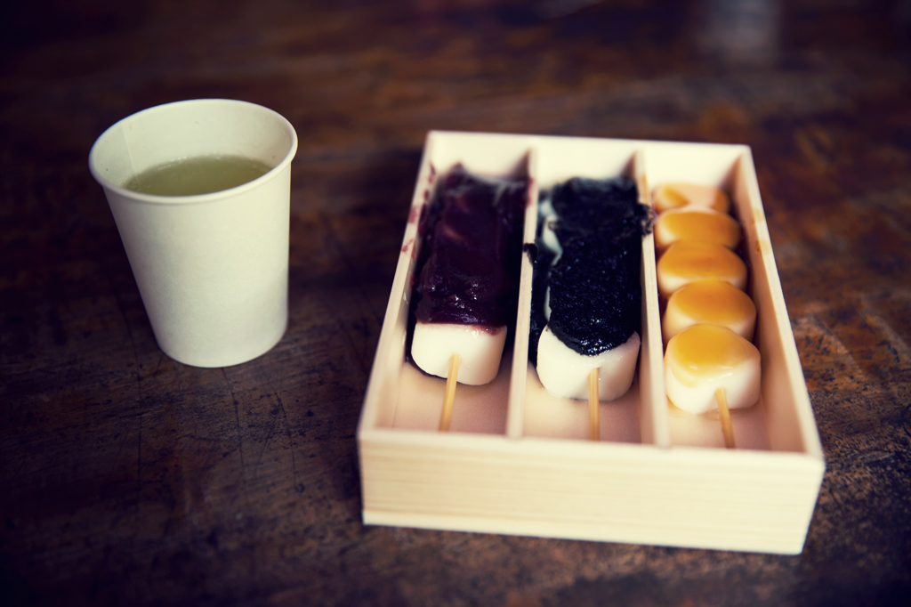 団子とお茶