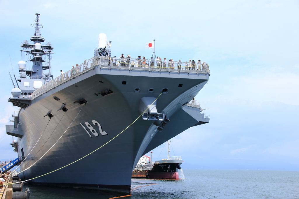 ヘリコプター搭載型護衛艦「いせ」　その２