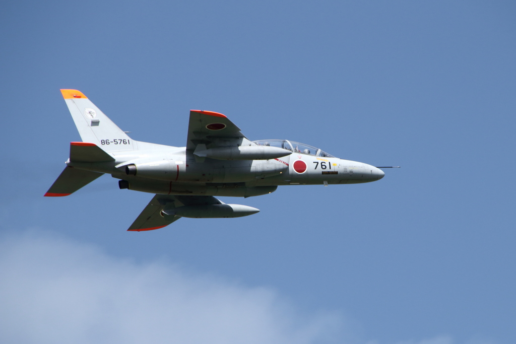 青空に浮かぶ