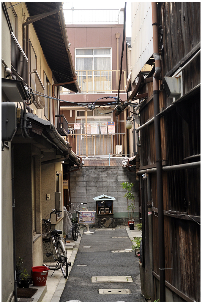 鎮座