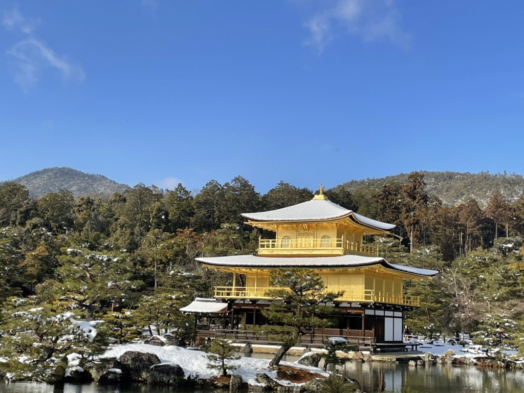 雪の金閣寺