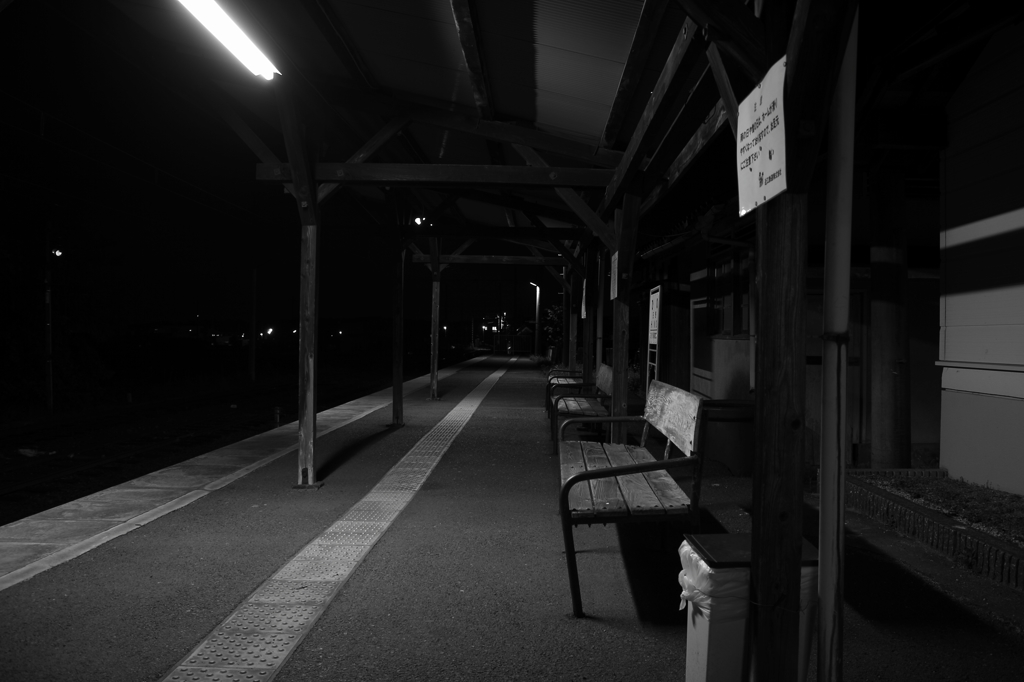 夜の駅舎３