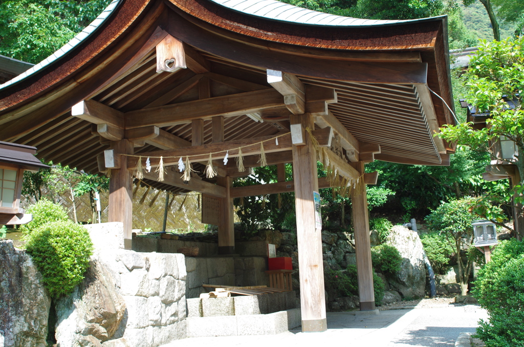 伊奈波神社の手水舎