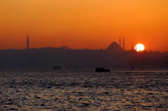 海峡から眺める夕日