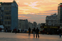 タクシム広場と夕映え