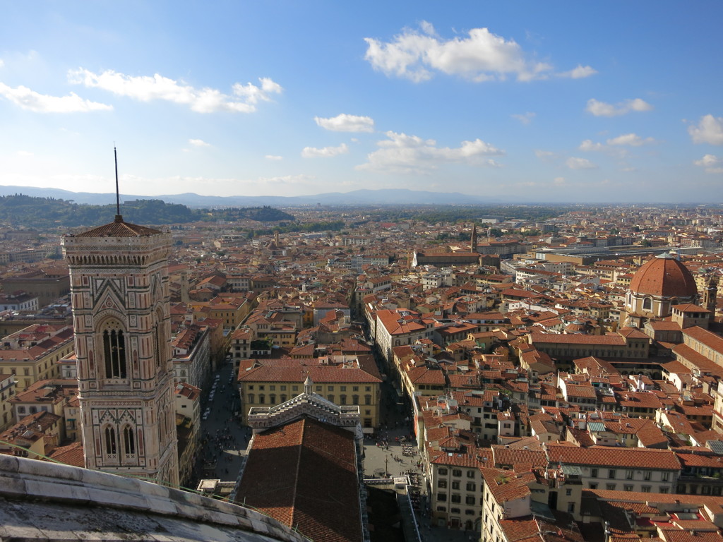 ドゥオーモキューポラから眺めるフィレンツェの街