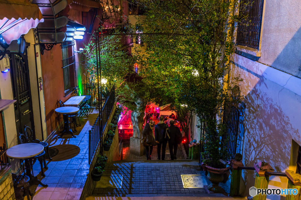 夜のフランス小路