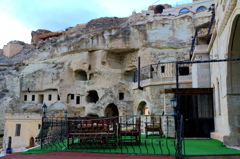 チャウシン村の洞窟ホテル