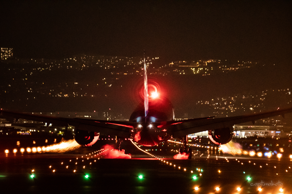 ﾋﾟｶｯ!!(。✪Д✪）飛行機夜景愛好会