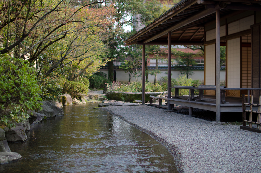 遣水とお月見の間