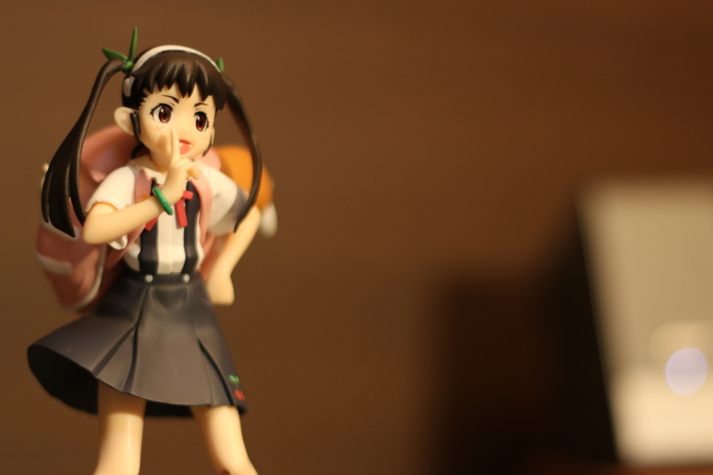 【化物語】まいまいとBOSEのスピーカー【中二病でも恋がした】