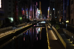 道頓堀　夜のネオン