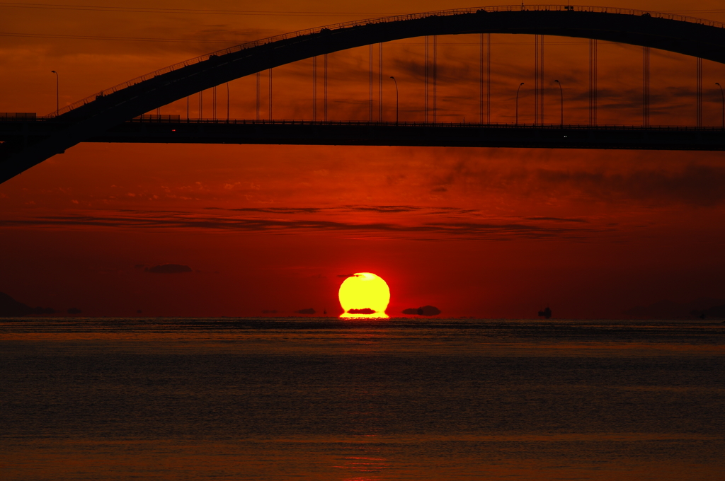 しまなみ海道の達磨夕日（ミニ）
