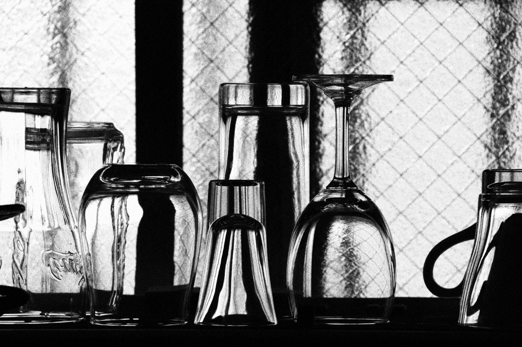 Monotone Glass