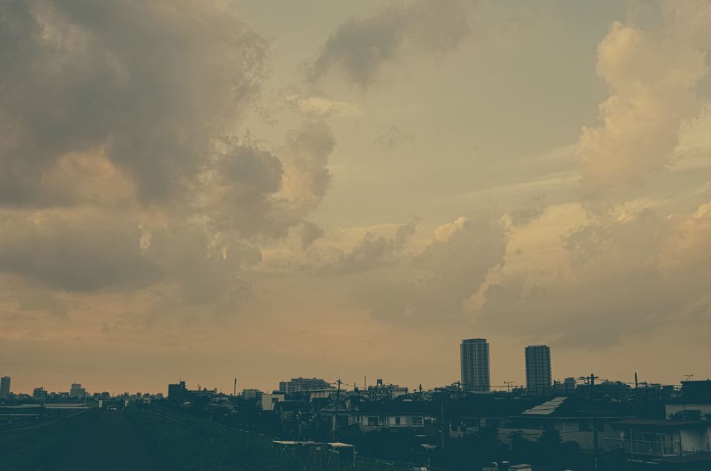 土曜の空　夏の終わりの雲のかたち