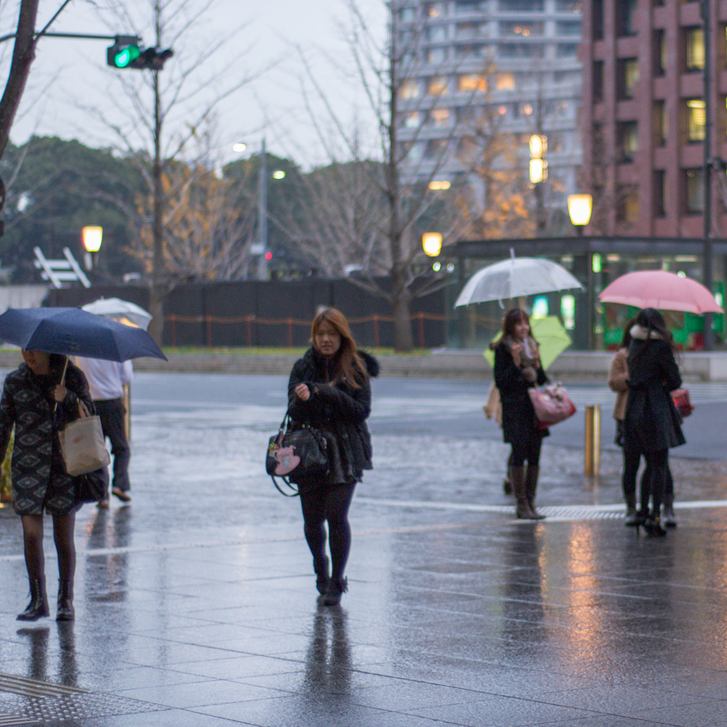 雨の中で