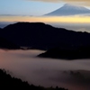 先っちょだけ隠れる富士山