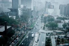 霞む街