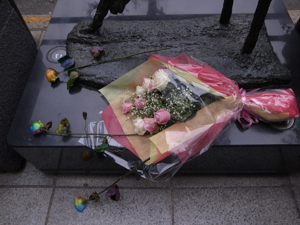 路上の花束