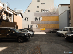 駐車場の向こう