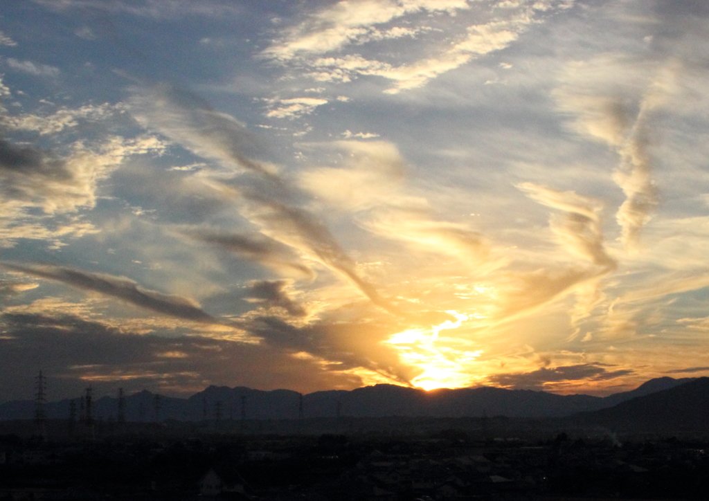 黄金の竜雲