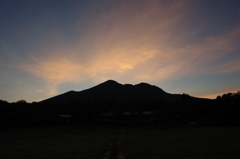 尾瀬ヶ原　燧　夜明け前