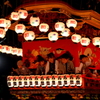 祭りばやしとともに
