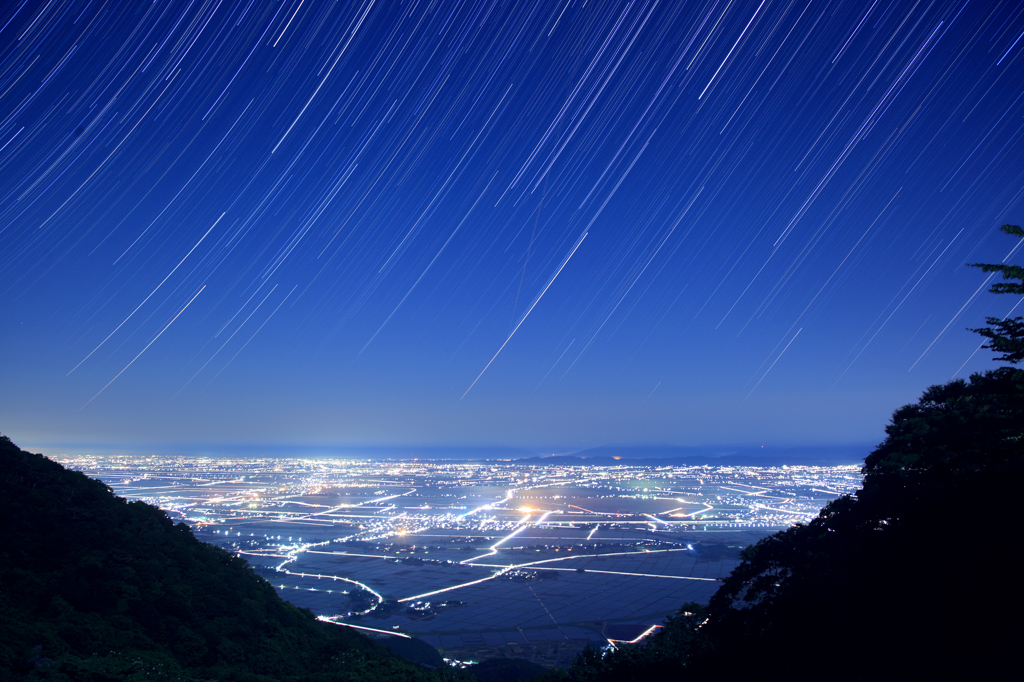 星の風景 星と風景💫Yusuke Uchimura | 💫桜島×天の川 鹿児島市内の街