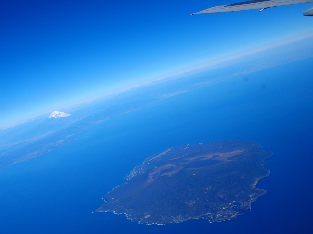 ？？島と富士山