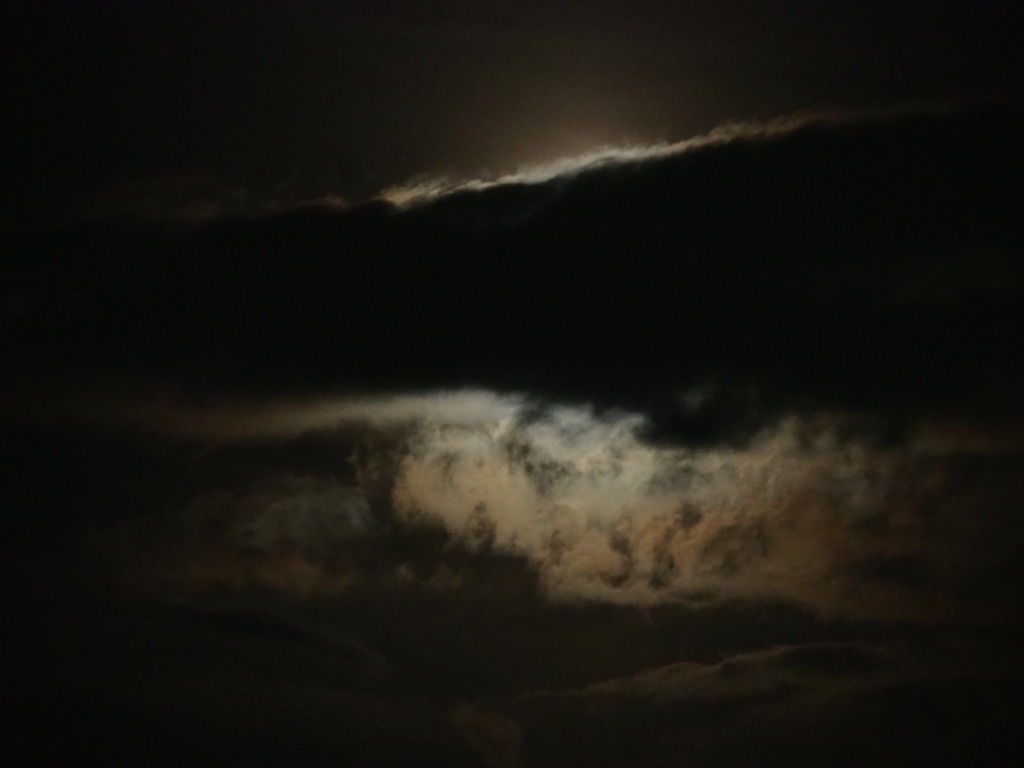月の雲隠れ