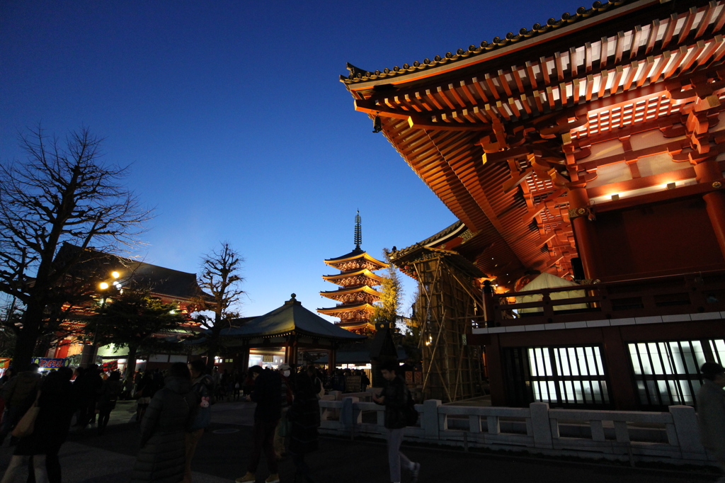 夜の浅草寺3