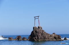 岩に立つ鳥居③