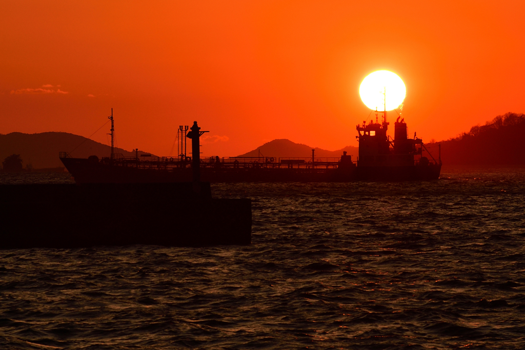 瀬戸内の静かな夕日