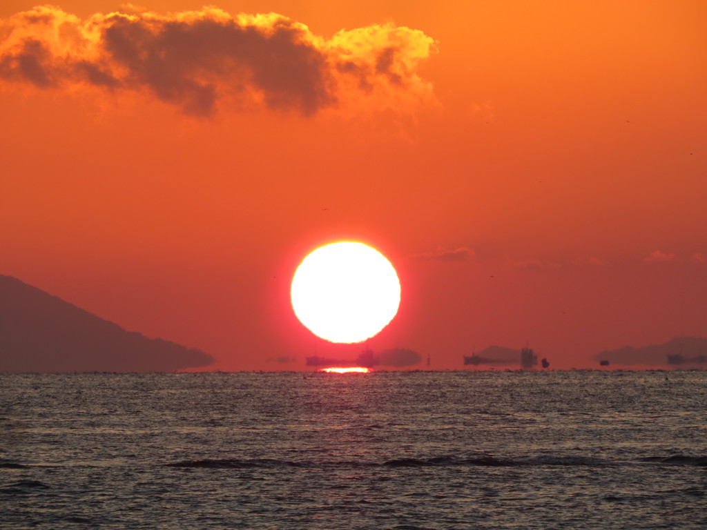 瀬戸内の朝日