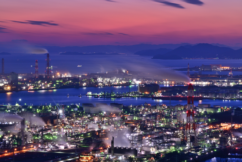 水島臨海工業地帯・夕景