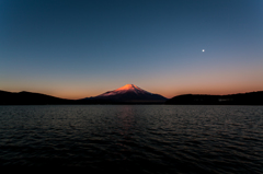 紅と月