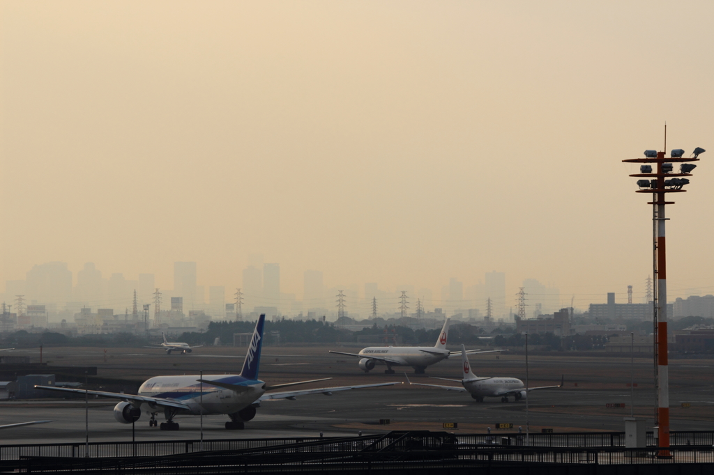 空港の朝