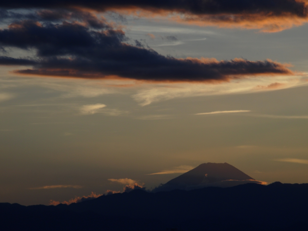 夕焼けとお山