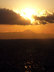 夕陽に輝く街