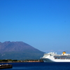 コスタ・ビクトリアと桜島