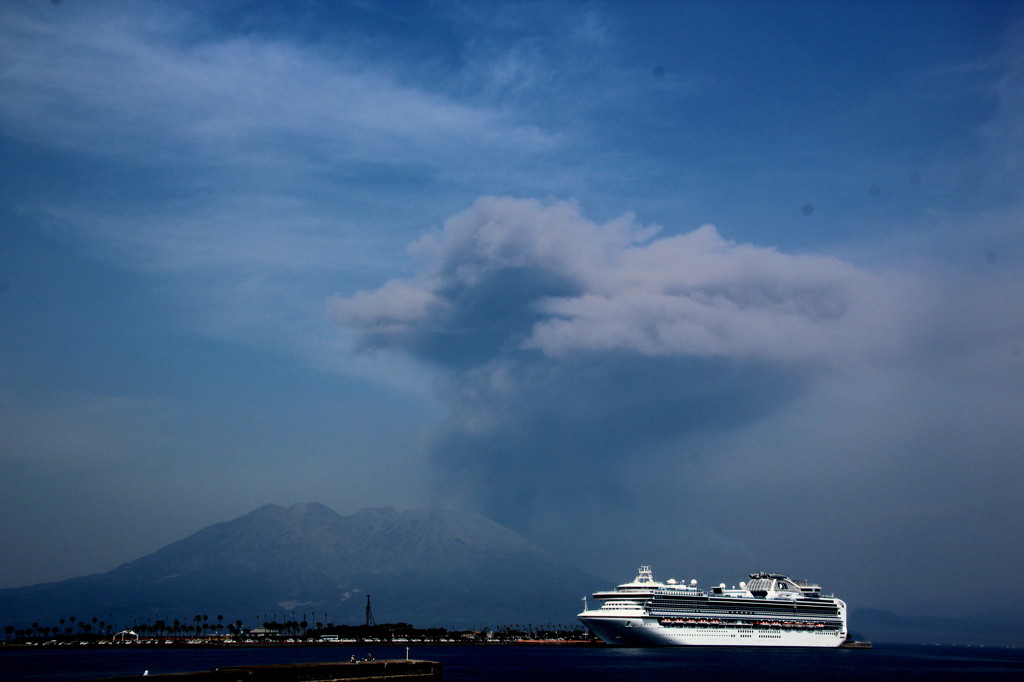 ダイヤモンドプリンセスと桜島