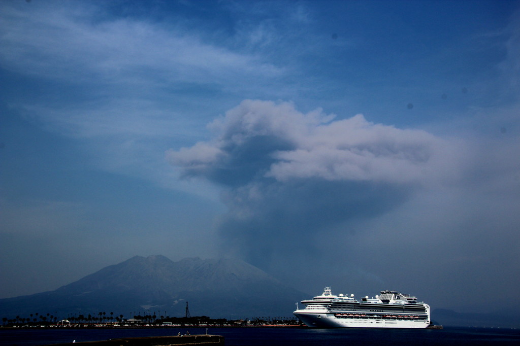 ダイヤモンドプリンセスと桜島