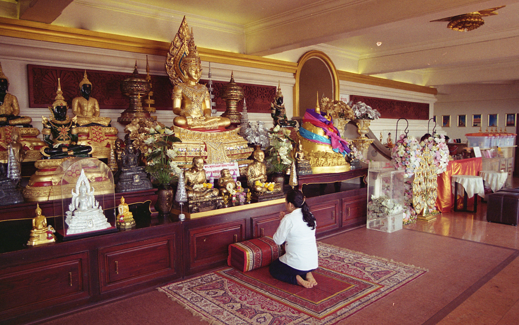 Pray (Wat Sraket) 03
