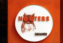Hooters 01