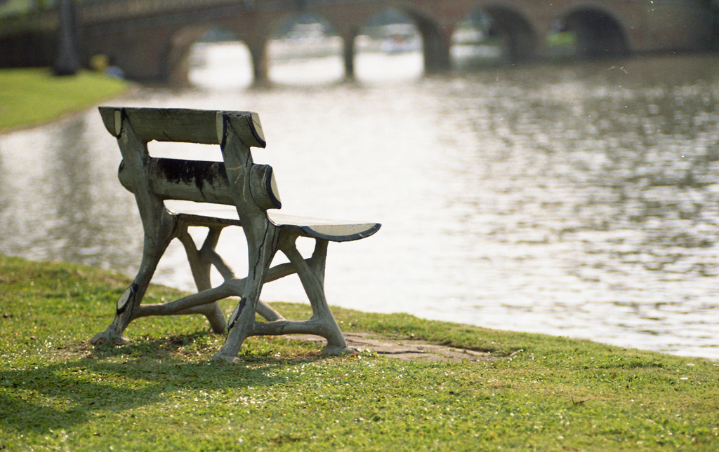 Bench 02