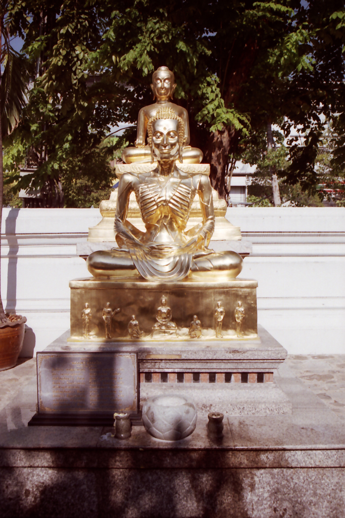 Wat Suthat 28