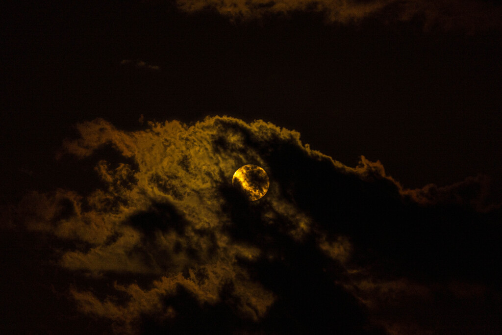 月に叢雲
