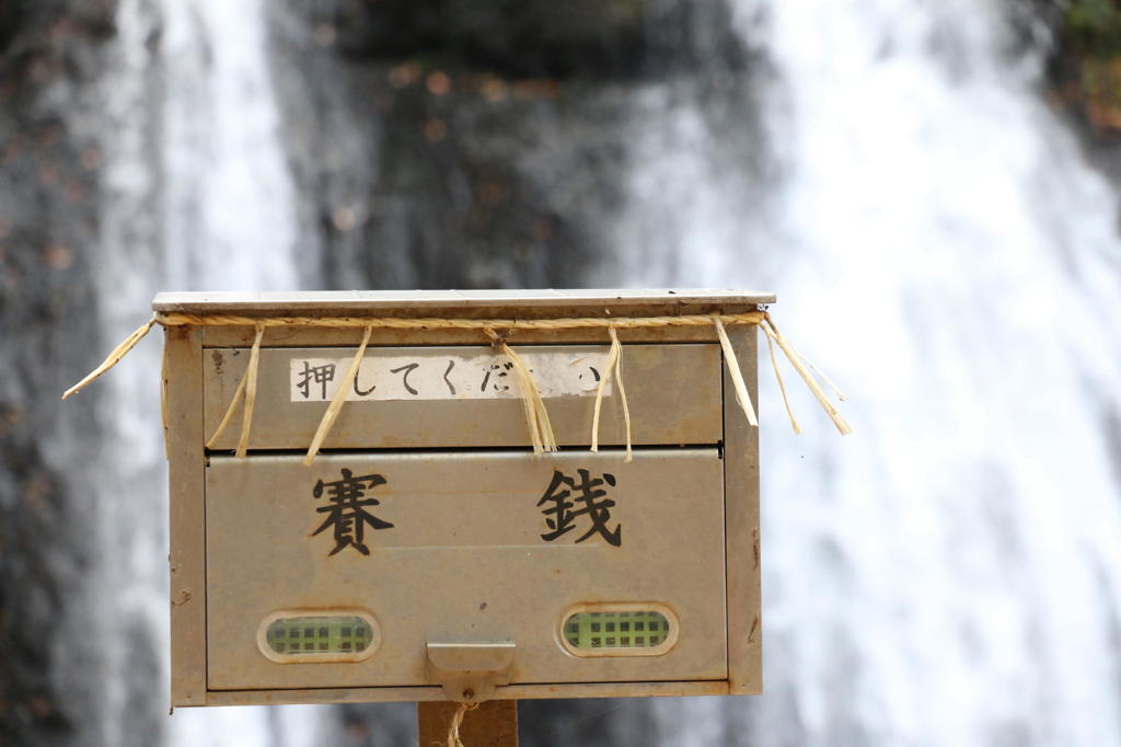賽銭箱　３