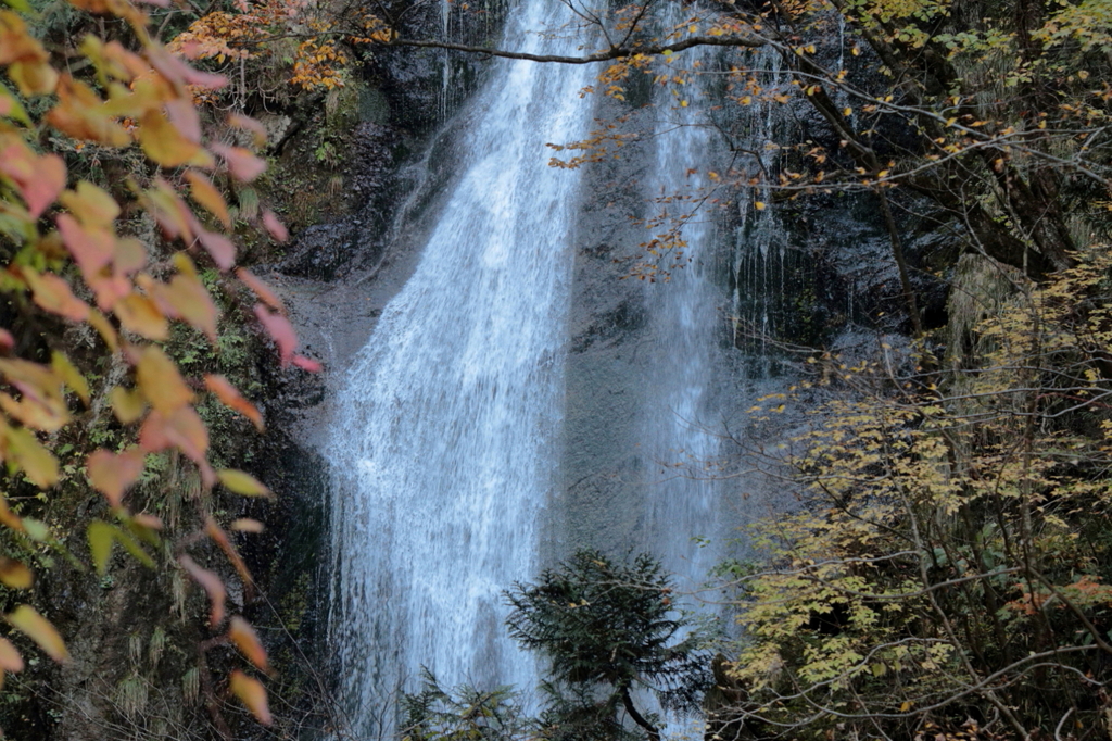 回顧（みかえり）の滝　１